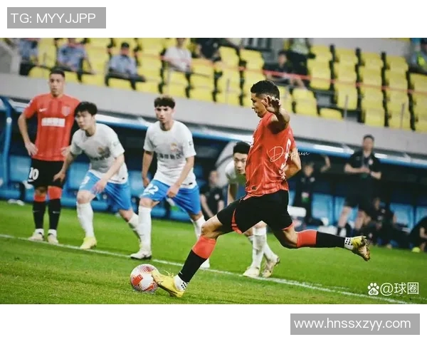 精彩球赛全程直播，实时比分更新与精彩瞬间回顾，带你领略每一场激战的热血与激情