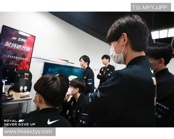 赛后分析：FPX与RNG在团队协作中的精彩表现与战术思考